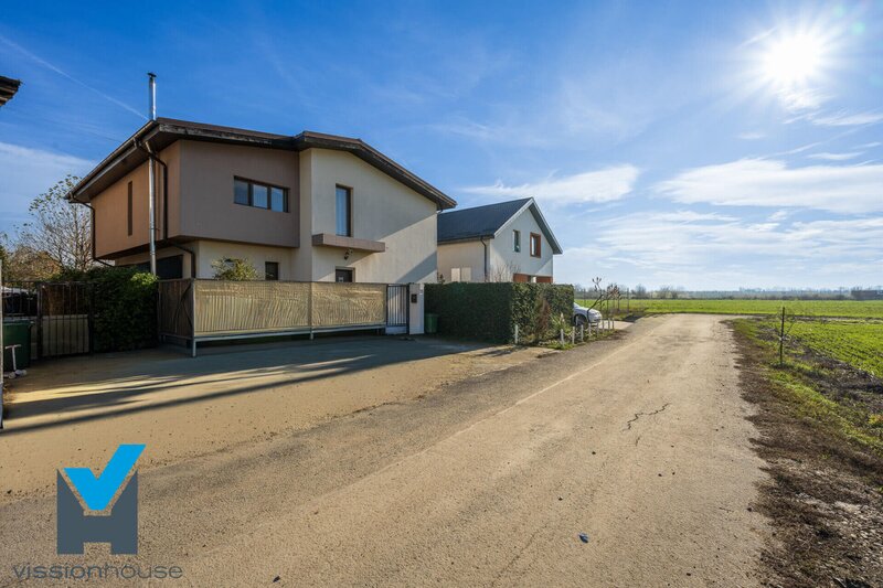 Tunari Dimieni, vila mobilata si utilata, confort si eleganta